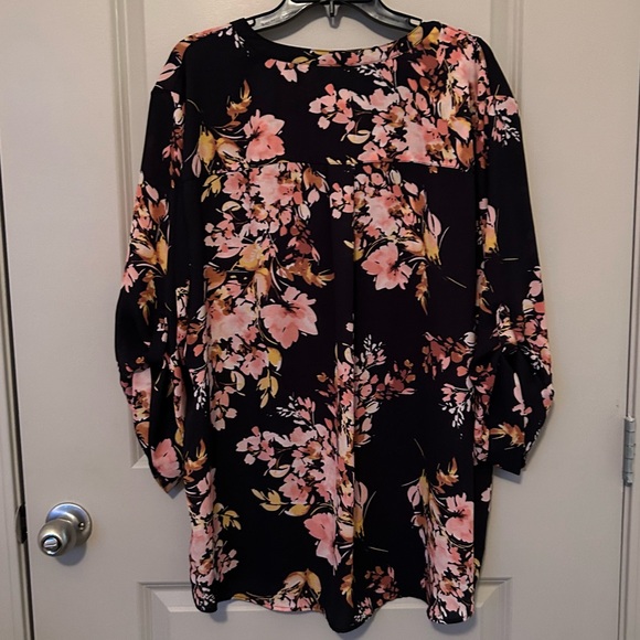 Floral Torrid blouse (EUC) - Picture 6 of 6